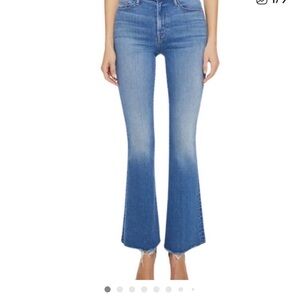 MOTHER Weekender Flare Crop Jeans  in “Meet Cute”